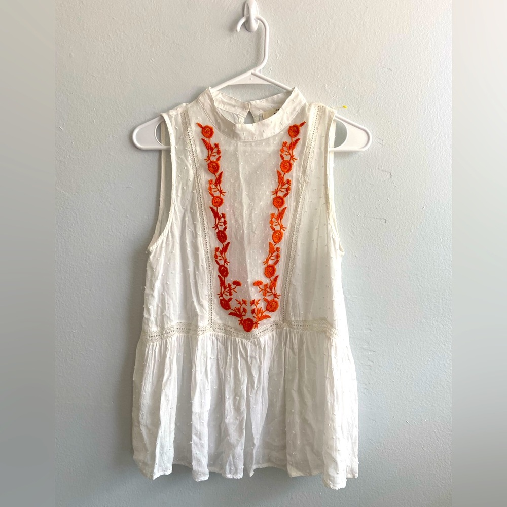 Entro Women’s Dress Top sz Small White Color
